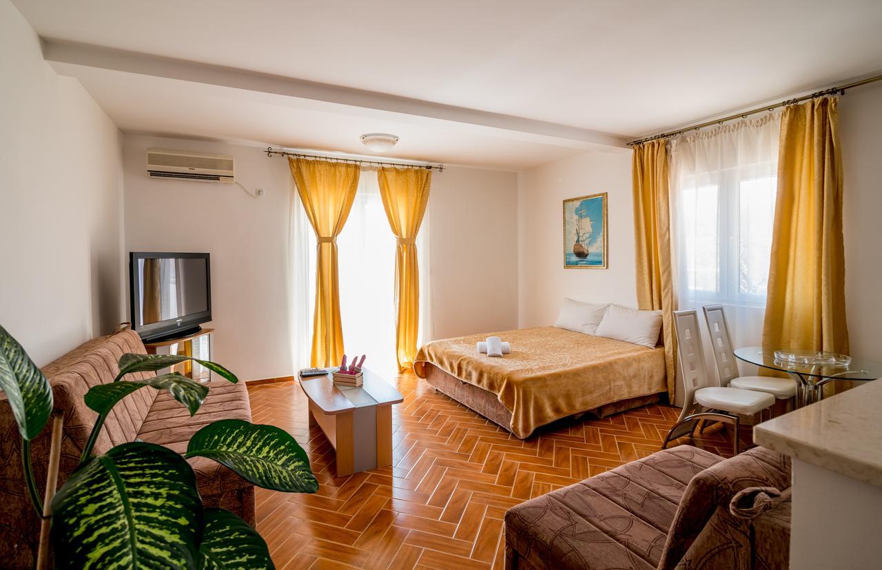 Bianca Apartments Herceg Novi Esterno foto